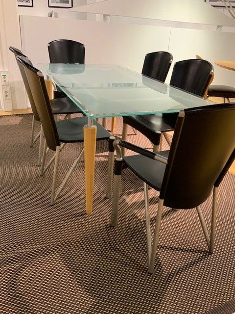 Harvink Tafel + 6 stoelen foto 2